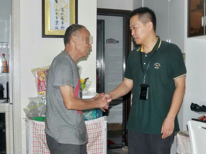 老人假日走失 深圳龙岗警方帮助找回