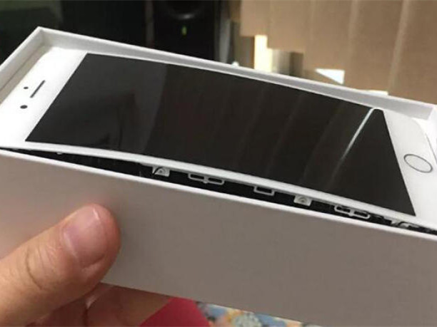 iPhone 8现多起电池开裂 美拆解网站称货源来自三星