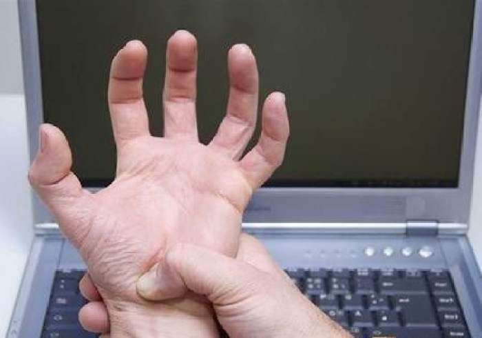 手部局部肌肉无力,萎缩,是渐冻症的初期症状