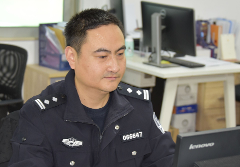 高翼：锲而不舍地打击犯罪分子