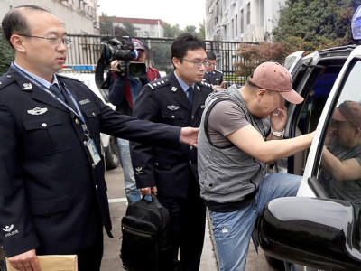 中国警方向美国遣返1名美籍逃犯 在华藏匿8年从事英语培训