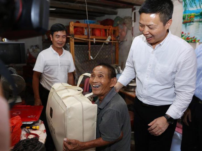 吉华街道对口帮扶海丰县城东镇河中村
