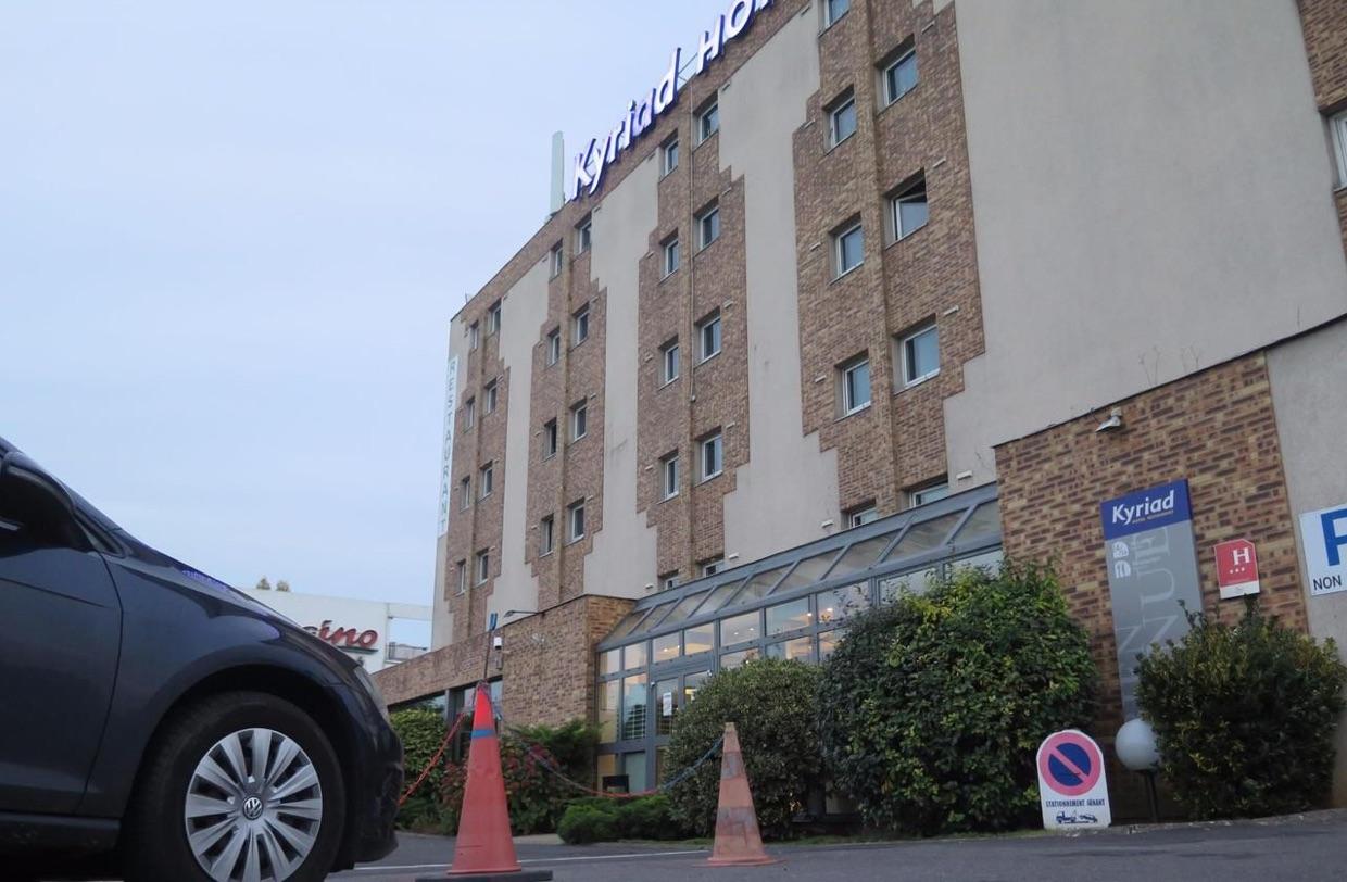 一中国旅游团在巴黎近郊被抢，匪徒向人群扔催泪瓦斯