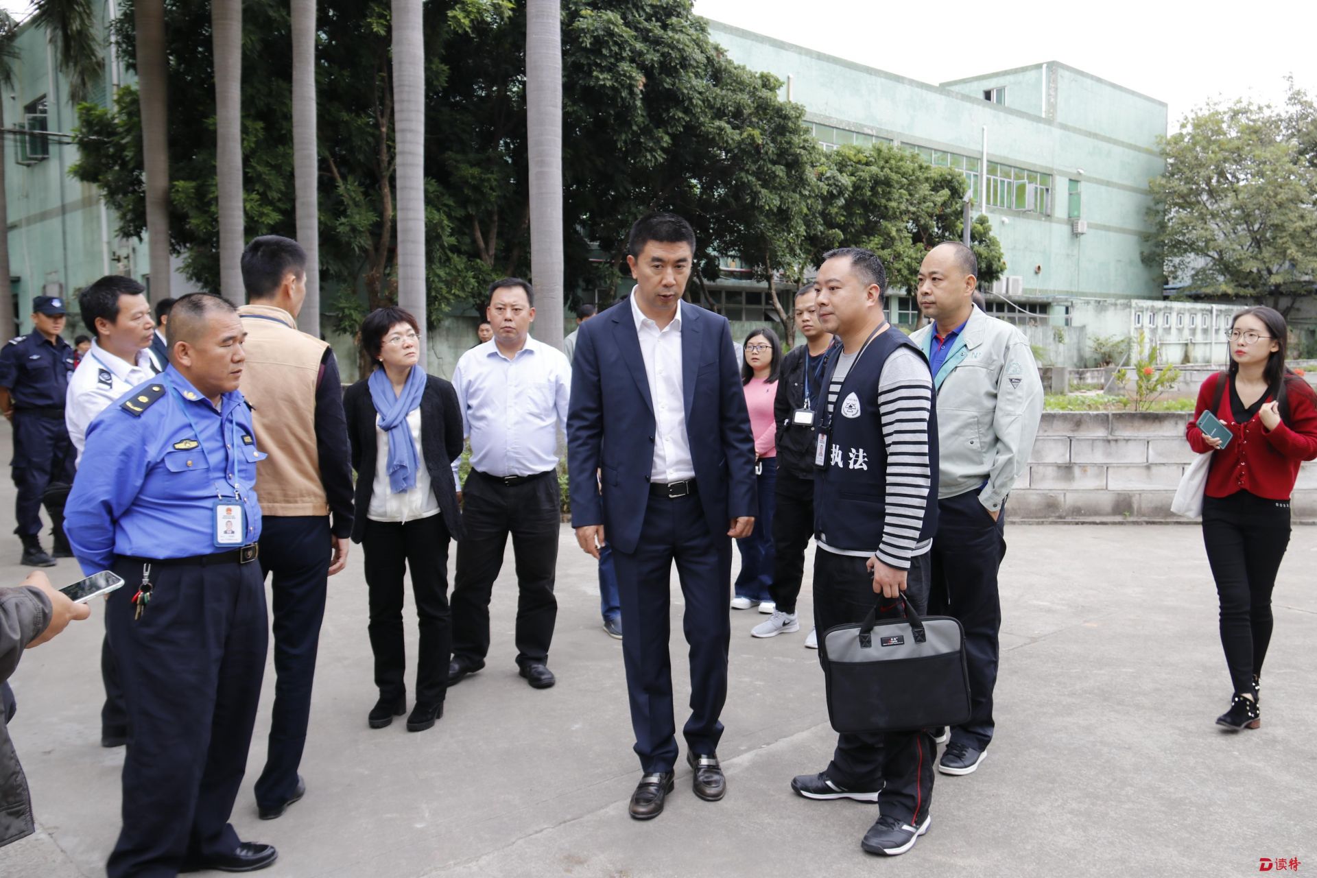 坪山区开展“利剑一号”首次联合执法行动