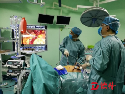 深圳成功完成首例无腹壁切口的肿瘤切除手术