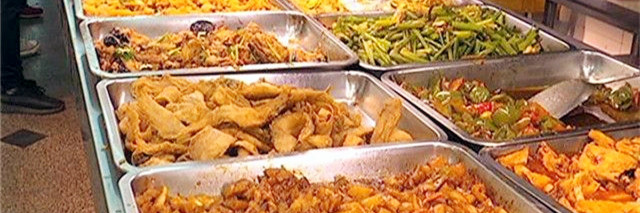 别人家的食堂！十几种菜“五元管饱” 不限量供应