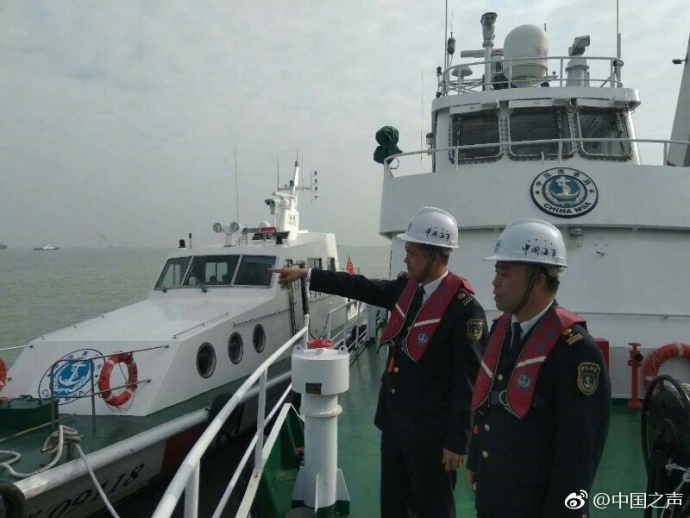 两艘货轮在珠江口发生碰撞 12名船员下落不明