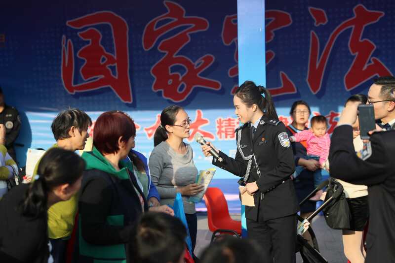 龙华公安分局开展多项活动宣传法制 