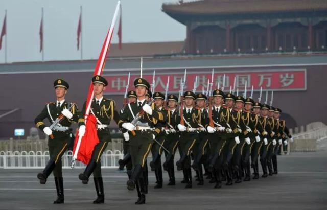后天7时36分升国旗，不再归武警管了