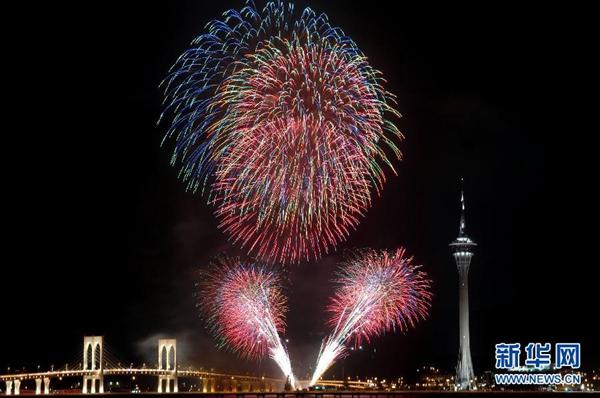 2018跨年 一起去港澳台看烟花！