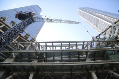 平安金融南北塔“牵手”成功 华南第一高建筑群面世