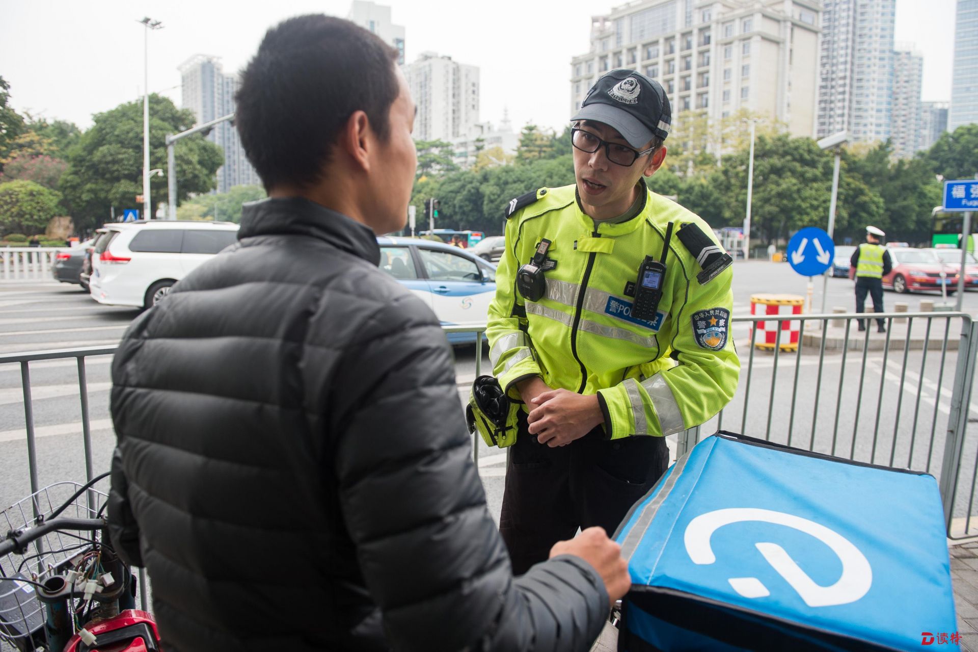 1天查扣2525辆违法车拘留547人！深圳交警动真格了