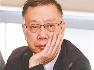黄洁夫谈“换头术”试验：这个很丑的第一不要也罢