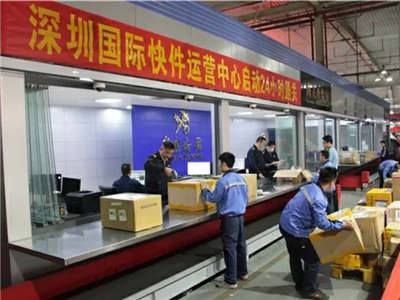 深圳海关实现7×24全天候通关 全自动智能分拣快件邮件 