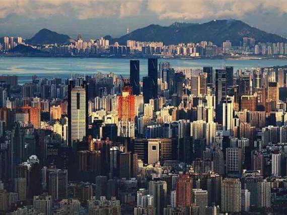 北上广深经济总量破10万亿元，占全国GDP总量1/8