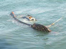 一艘渔船在香港附近海域撞货船后沉没 7人失踪