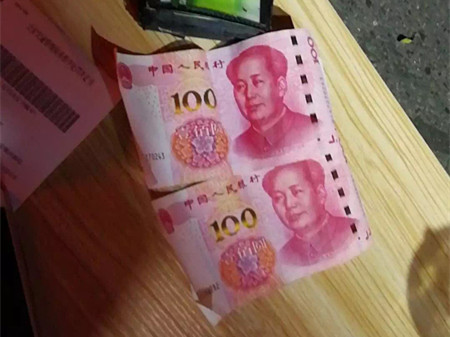 大巴超载被查 司机却要“请”交警蜀黍喝茶