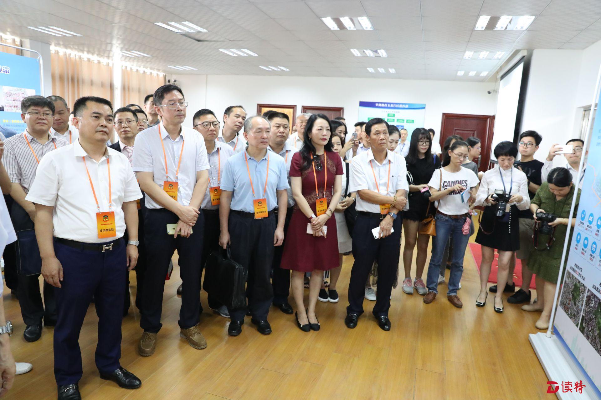 为深圳市政协积极履职的姿态打call吧