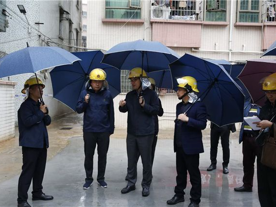 市安委办主任姚亮赴宝安区沙井街道火灾事故现场检查