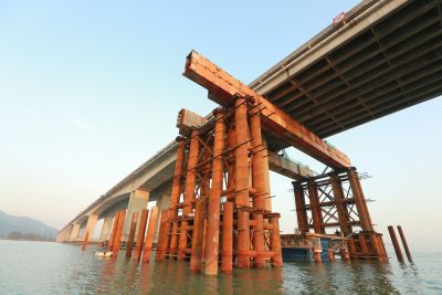 西部沿海高速公路磨刀门大桥春运恢复双幅双向通车！