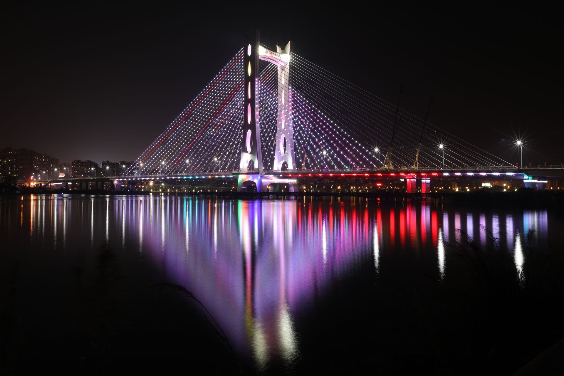 夜景图为1月14日晚拍摄的潮州大桥试亮灯