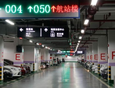 深圳机场停车“无感支付” 最快2秒可完成缴费