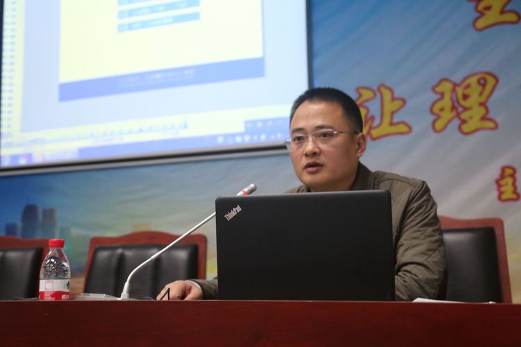 龙华街道召开工业园区整治及零星工程有关工作