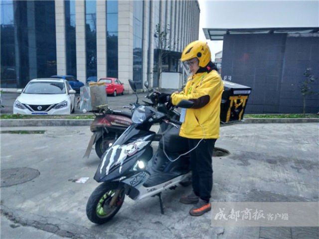 聋哑外卖骑手遭差评：送餐还讨钱？真相让人泪奔