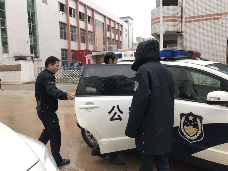 涉污染企业撕封条偷偷作业 坪山警方立案调查