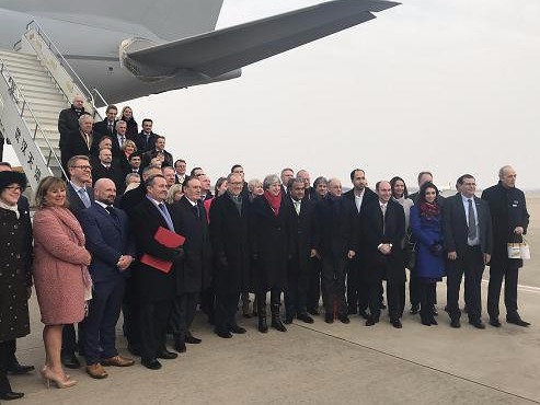 英国首相特雷莎-梅飞抵武汉 开启其任内首次访华之旅