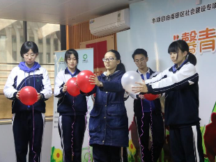 深高学生自编自演预防校园欺凌剧首演