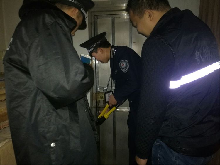 防范重大安全事故 航城街道持续开展春节前夜巡行动