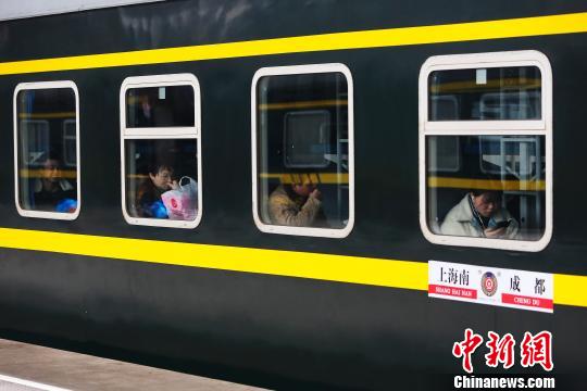 春运第9日全国发送旅客7690.2万人次 同比降4.06%