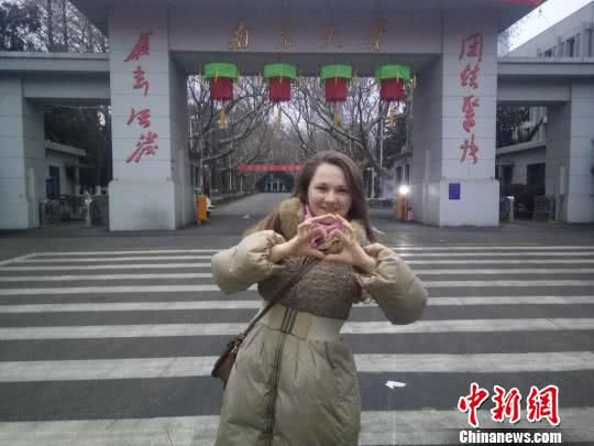 外国留学生喜过中国春节：看春晚成“保留节目”