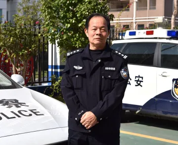 曾茂辉：牢记群众利益无小事