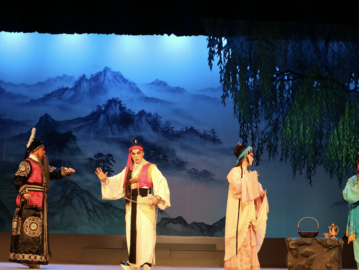 《林冲雪夜上梁山》上演精彩打戏