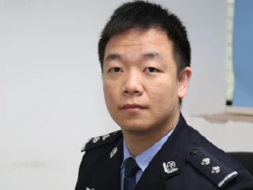 郑腾飞：深耕福田的“拼命三郎”
