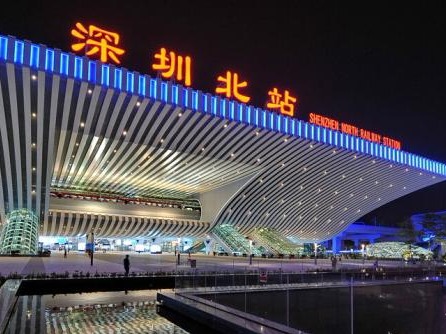 铁路春运迎返程客流高峰 深圳北站20日到达17万人