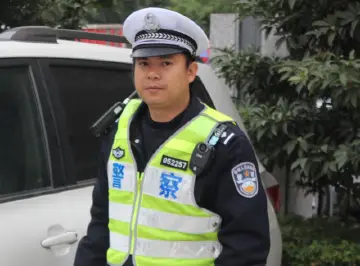 黄伟强：挥汗如雨守护群众出行安全