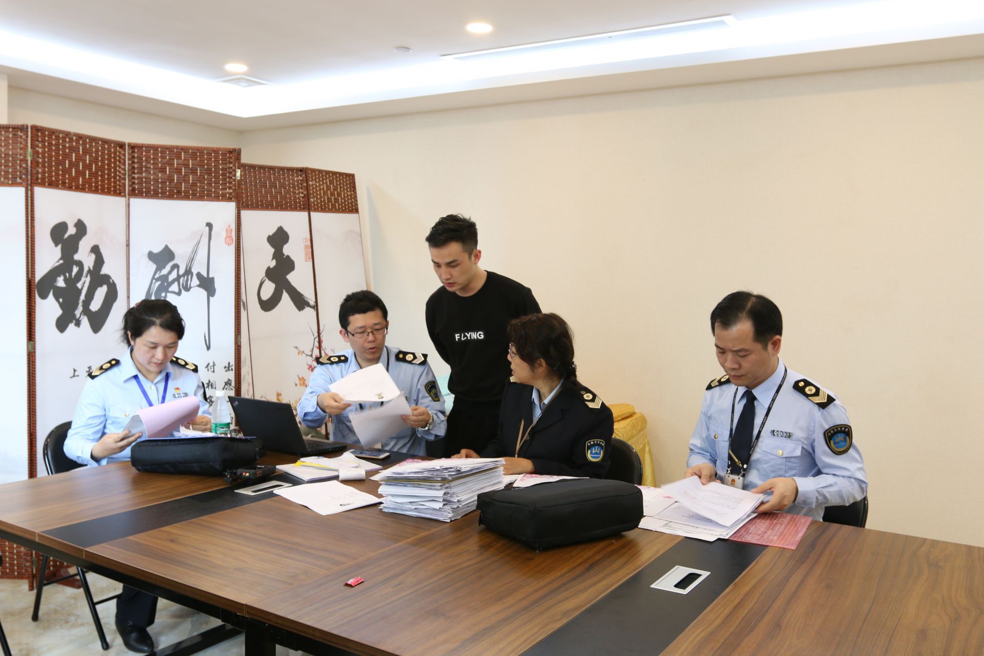 罗湖突击检查20家美容机构，结果是……