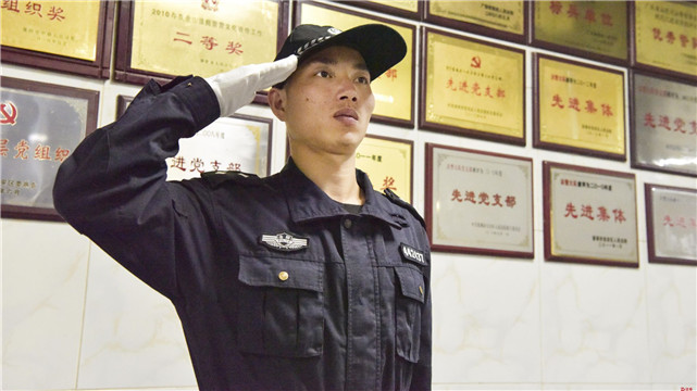 谷哥特搜|法警救落水儿童不留名 “无名英雄”就是他！