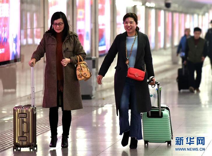 2018全国铁路春运圆满收官 共发送旅客3.82亿人次 