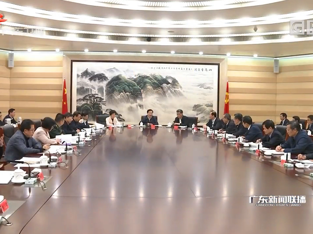 省委常委会召开扩大会议 传达学习习近平总书记在党的十九届三中全会上的重要讲话精神