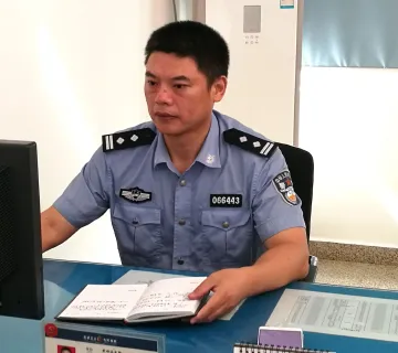 吴强：跑出来的社区好警长