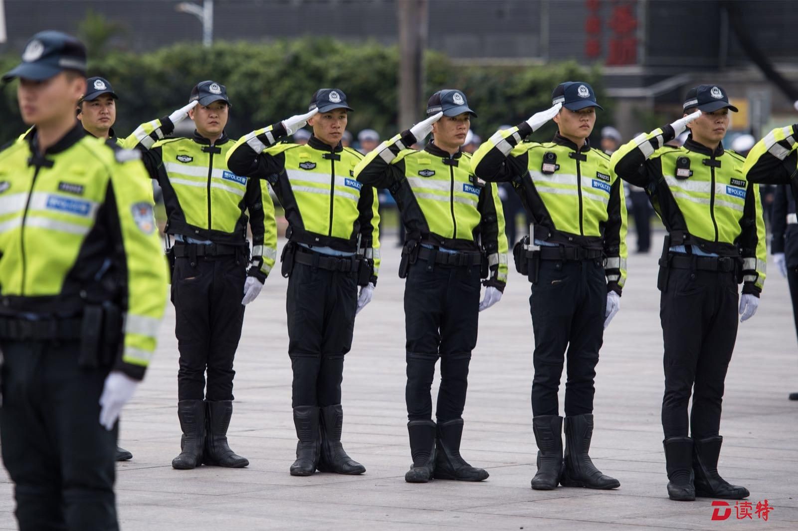 深圳交警有群“小黄人”！紧急时刻他们总是第一时间赶到