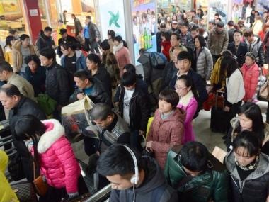 学生返程客流高峰杀到 广铁发送旅客156万人次 