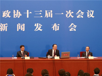 两会现场 | 王国庆：做作业到深夜，到哪儿荡起双桨？