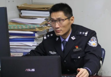 李峻：乐于奉献的福田“马天民”