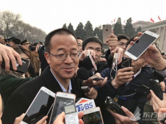 俞敏洪委员：6岁孩子学15岁才学的知识，不行！