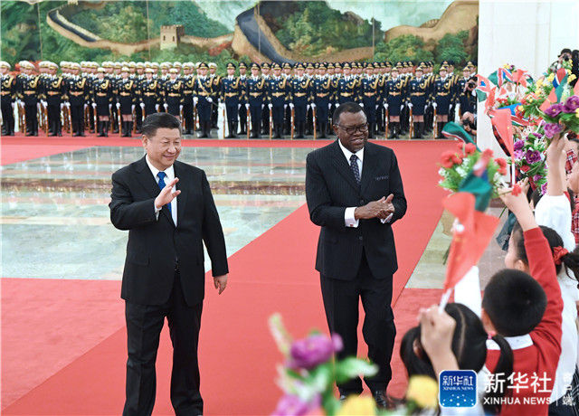 习近平同纳米比亚总统根哥布举行会谈